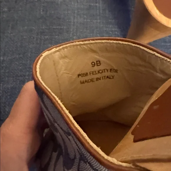 Coach Felicity slides - Picture 8 of 8